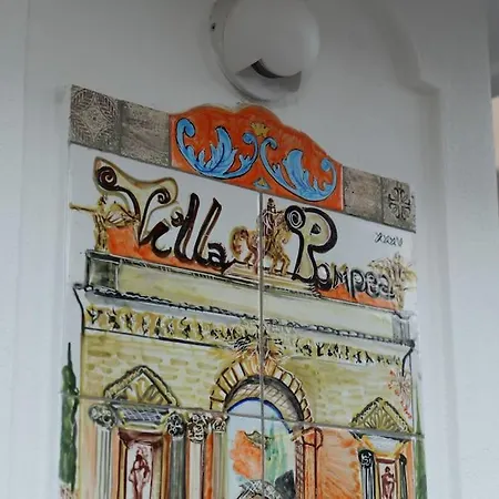 Villa Pompea , Pompei E Scavi *