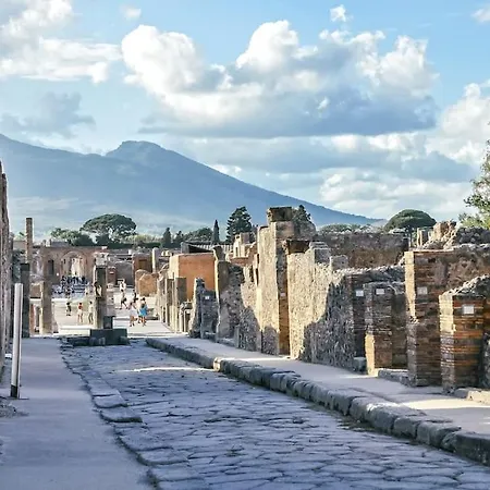 Pompea , Pompei E Scavi סקפאטי